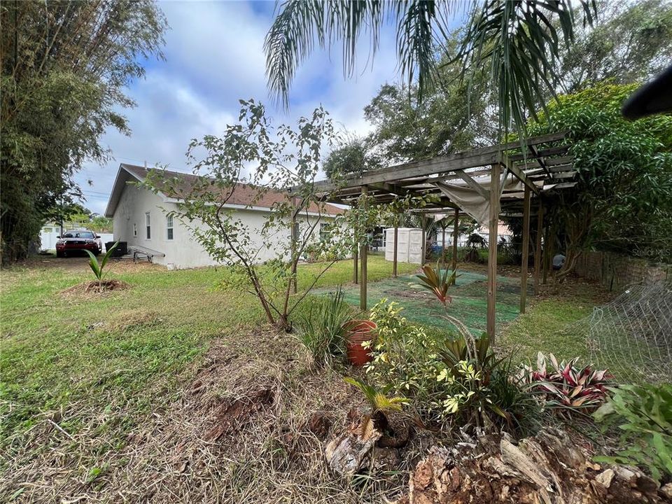 For Rent: $2,500 (3 beds, 2 baths, 1550 Square Feet)