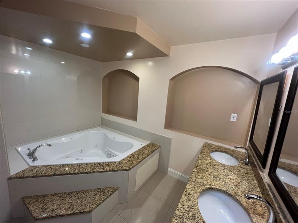 For Rent: $2,500 (3 beds, 2 baths, 1550 Square Feet)