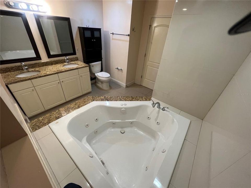 For Rent: $2,500 (3 beds, 2 baths, 1550 Square Feet)