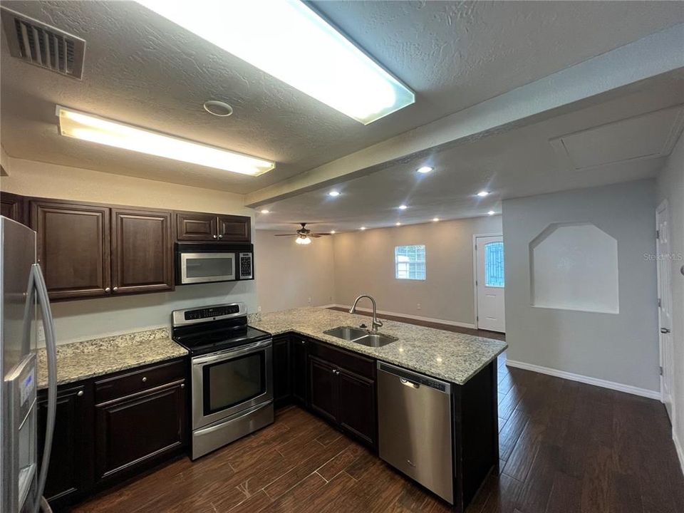 For Rent: $2,500 (3 beds, 2 baths, 1550 Square Feet)