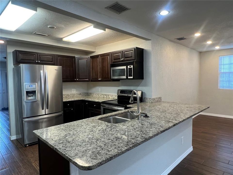 For Rent: $2,500 (3 beds, 2 baths, 1550 Square Feet)