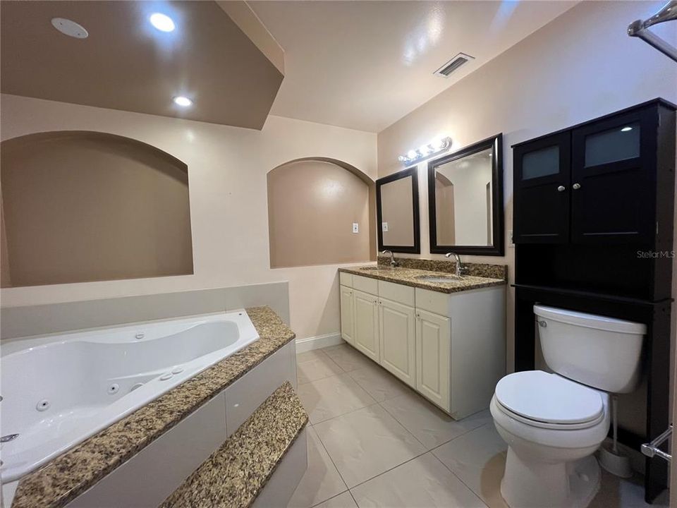 For Rent: $2,500 (3 beds, 2 baths, 1550 Square Feet)