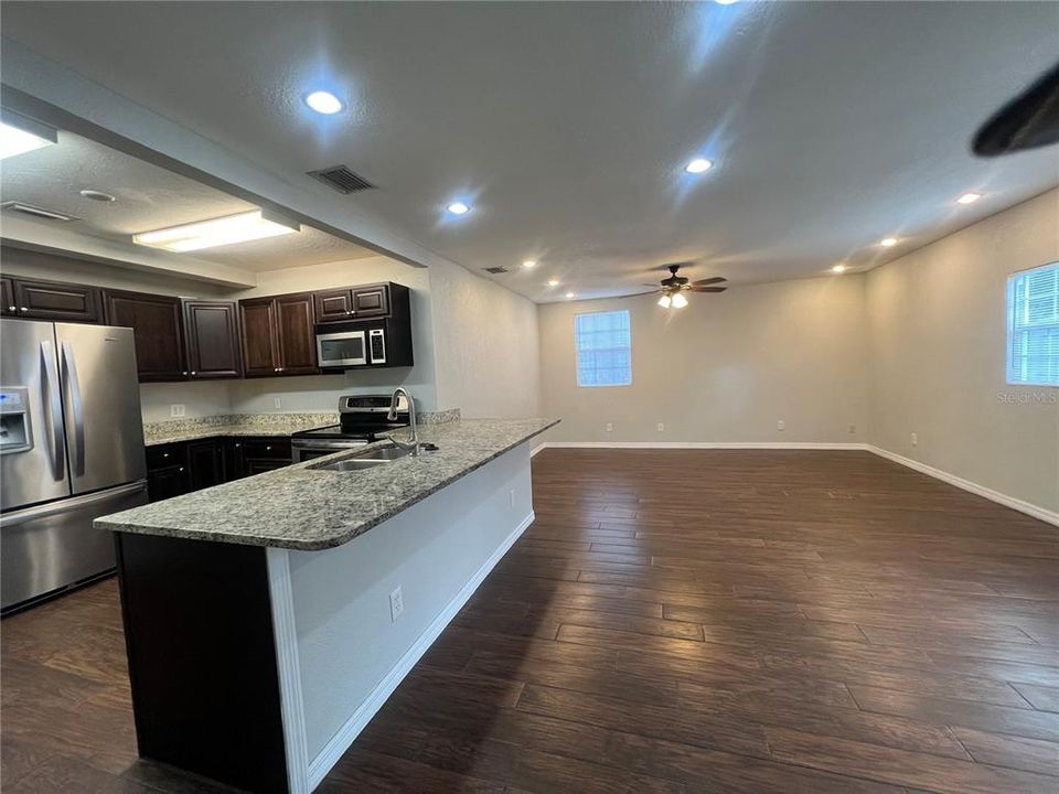 For Rent: $2,500 (3 beds, 2 baths, 1550 Square Feet)