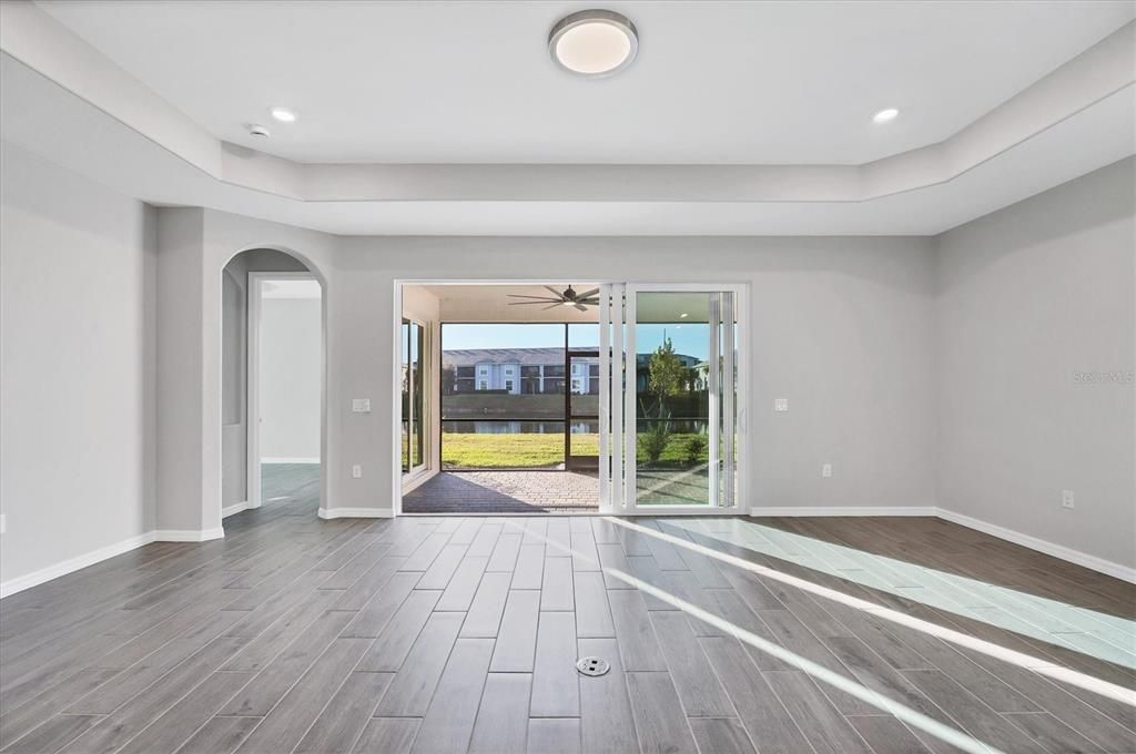 Activo con contrato: $444,000 (4 camas, 2 baños, 2246 Pies cuadrados)