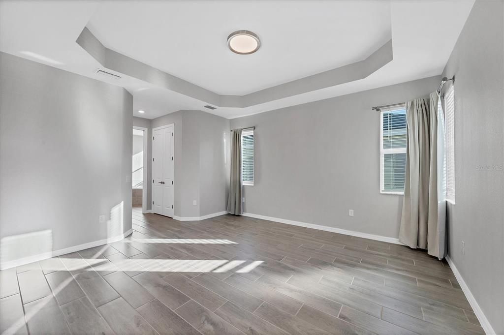 Activo con contrato: $444,000 (4 camas, 2 baños, 2246 Pies cuadrados)