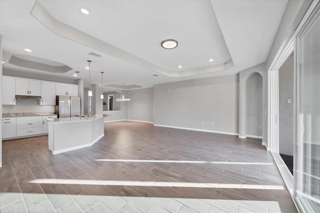 Activo con contrato: $444,000 (4 camas, 2 baños, 2246 Pies cuadrados)