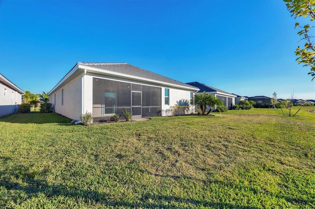 Activo con contrato: $444,000 (4 camas, 2 baños, 2246 Pies cuadrados)