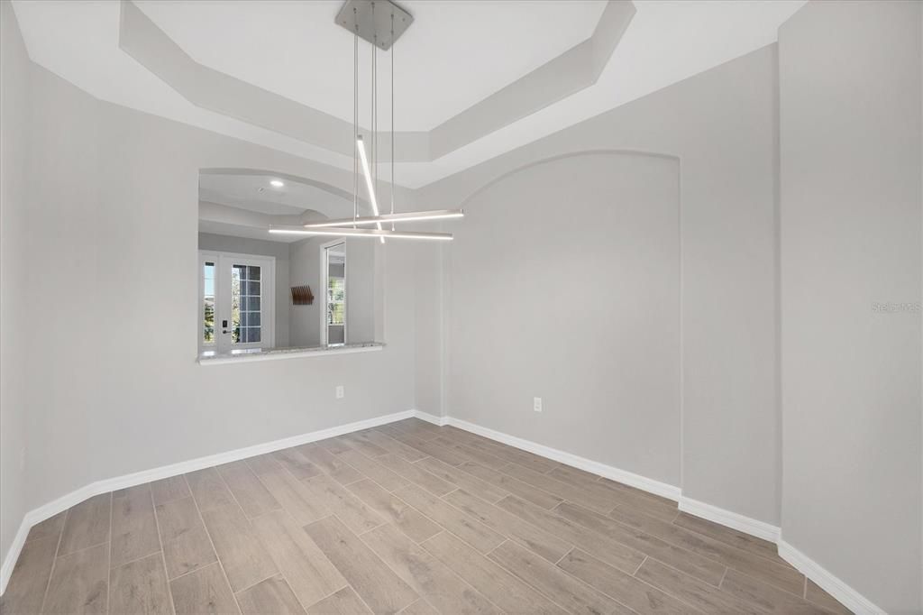 Activo con contrato: $444,000 (4 camas, 2 baños, 2246 Pies cuadrados)