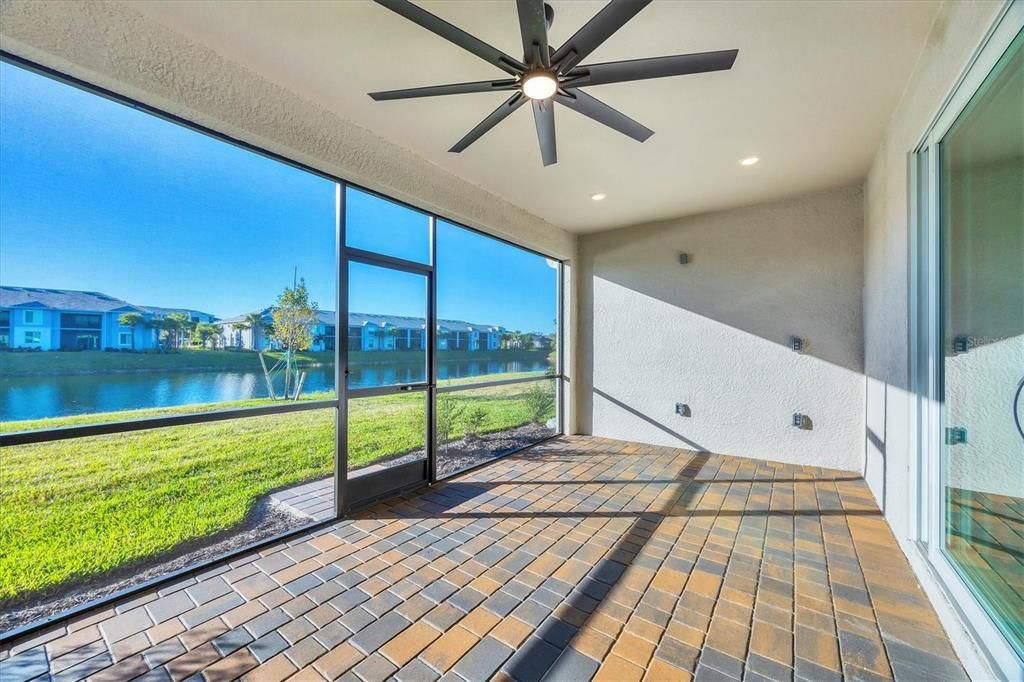 Activo con contrato: $444,000 (4 camas, 2 baños, 2246 Pies cuadrados)