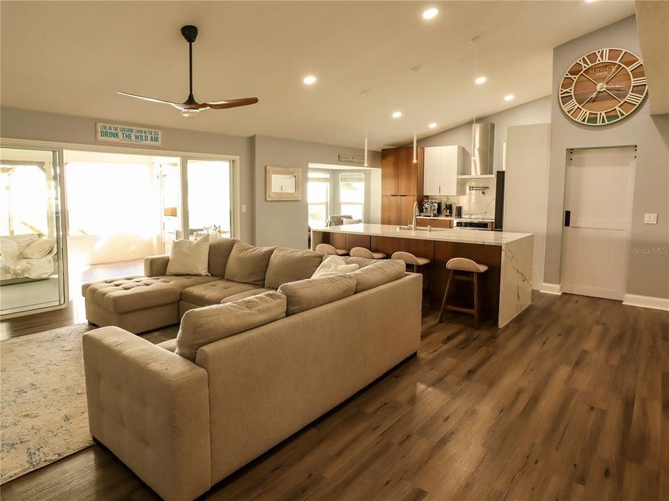 Active With Contract: $570,000 (3 beds, 2 baths, 2123 Square Feet)