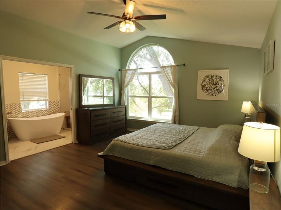 Active With Contract: $570,000 (3 beds, 2 baths, 2123 Square Feet)