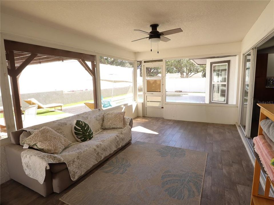 Active With Contract: $570,000 (3 beds, 2 baths, 2123 Square Feet)