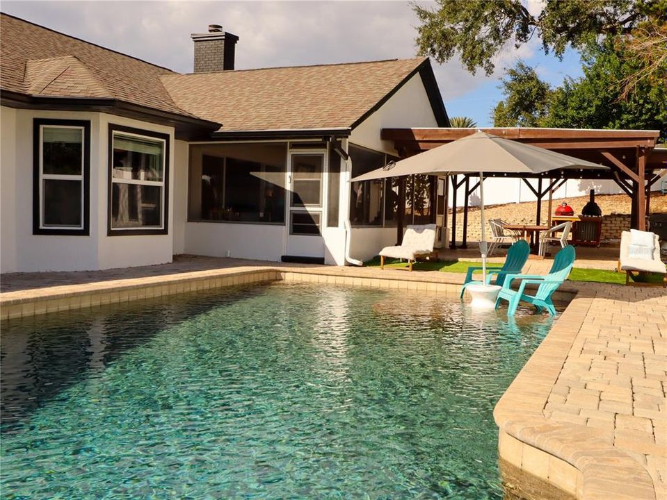 Active With Contract: $570,000 (3 beds, 2 baths, 2123 Square Feet)