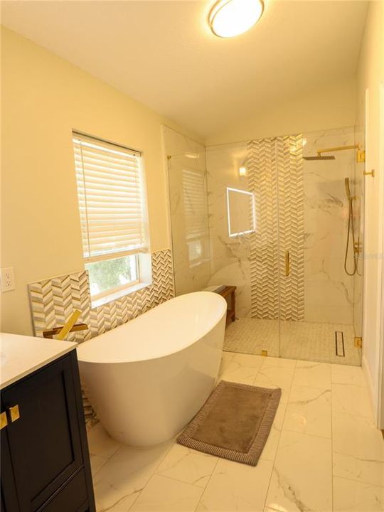 Active With Contract: $570,000 (3 beds, 2 baths, 2123 Square Feet)