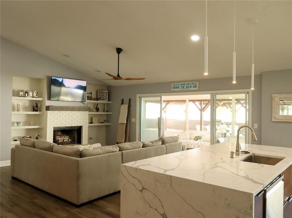 Active With Contract: $570,000 (3 beds, 2 baths, 2123 Square Feet)