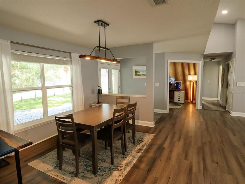 Active With Contract: $570,000 (3 beds, 2 baths, 2123 Square Feet)