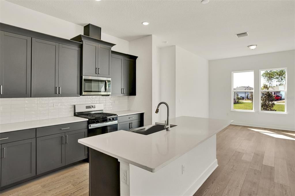 На продажу: $449,990 (3 спален, 2 ванн, 1967 Квадратных фут)