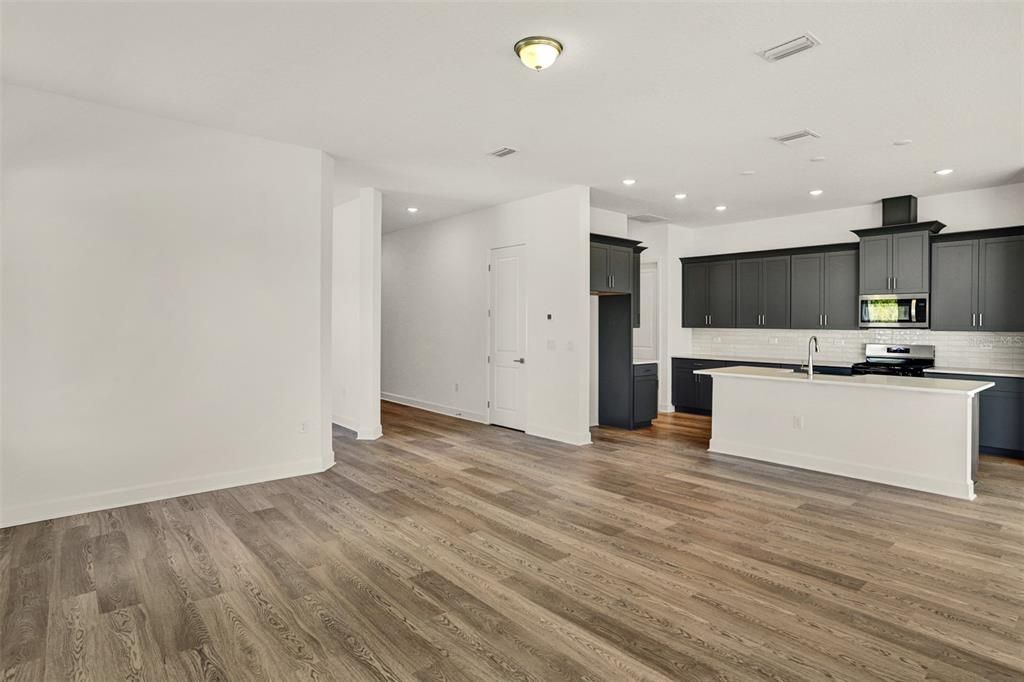 На продажу: $449,990 (3 спален, 2 ванн, 1967 Квадратных фут)