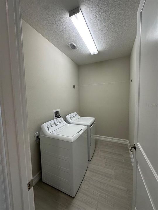 For Rent: $2,850 (3 beds, 2 baths, 2047 Square Feet)