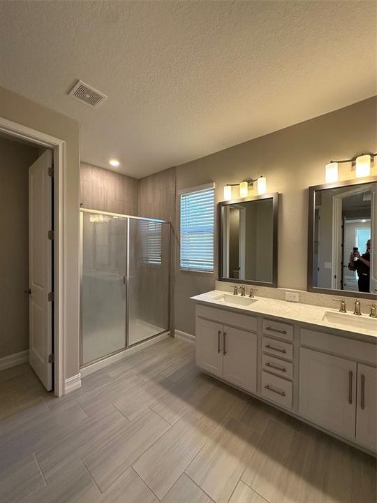 For Rent: $2,850 (3 beds, 2 baths, 2047 Square Feet)