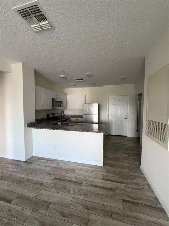For Rent: $1,700 (2 beds, 2 baths, 1080 Square Feet)