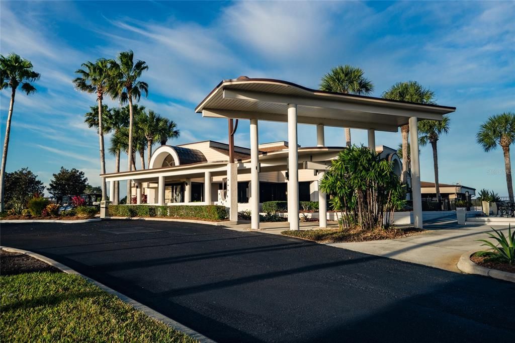 合同活跃: $189,900 (1 贝兹, 1 浴室, 1033 平方英尺)