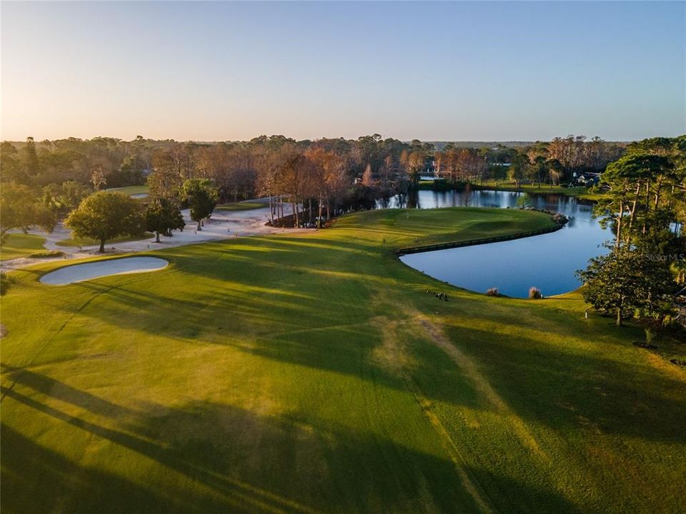 合同活跃: $189,900 (1 贝兹, 1 浴室, 1033 平方英尺)