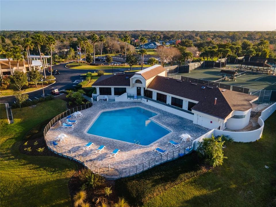 合同活跃: $189,900 (1 贝兹, 1 浴室, 1033 平方英尺)