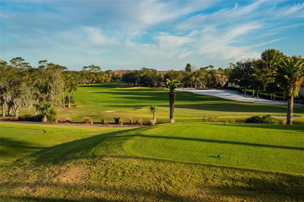 合同活跃: $189,900 (1 贝兹, 1 浴室, 1033 平方英尺)