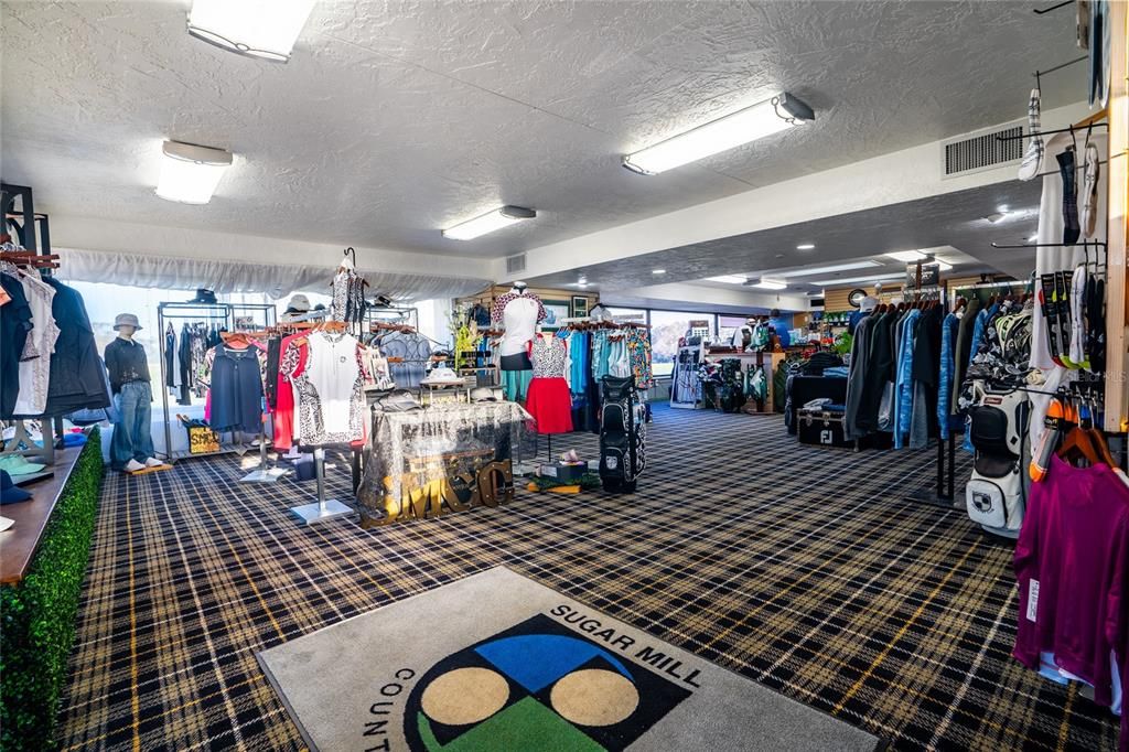 合同活跃: $189,900 (1 贝兹, 1 浴室, 1033 平方英尺)