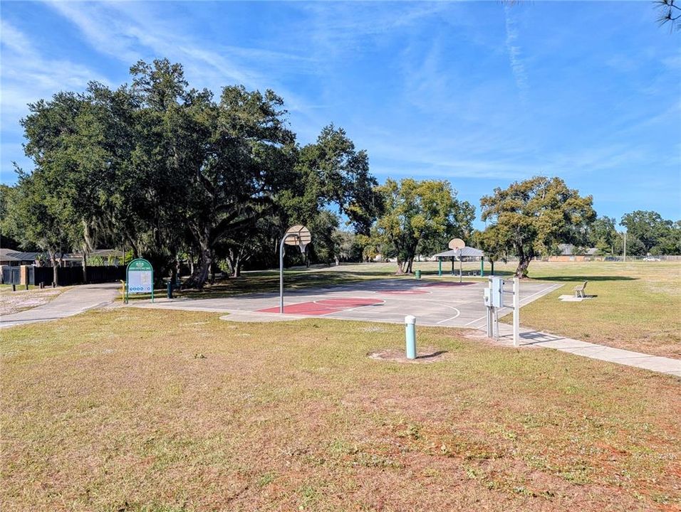 En Venta: $325,000 (0.54 acres)