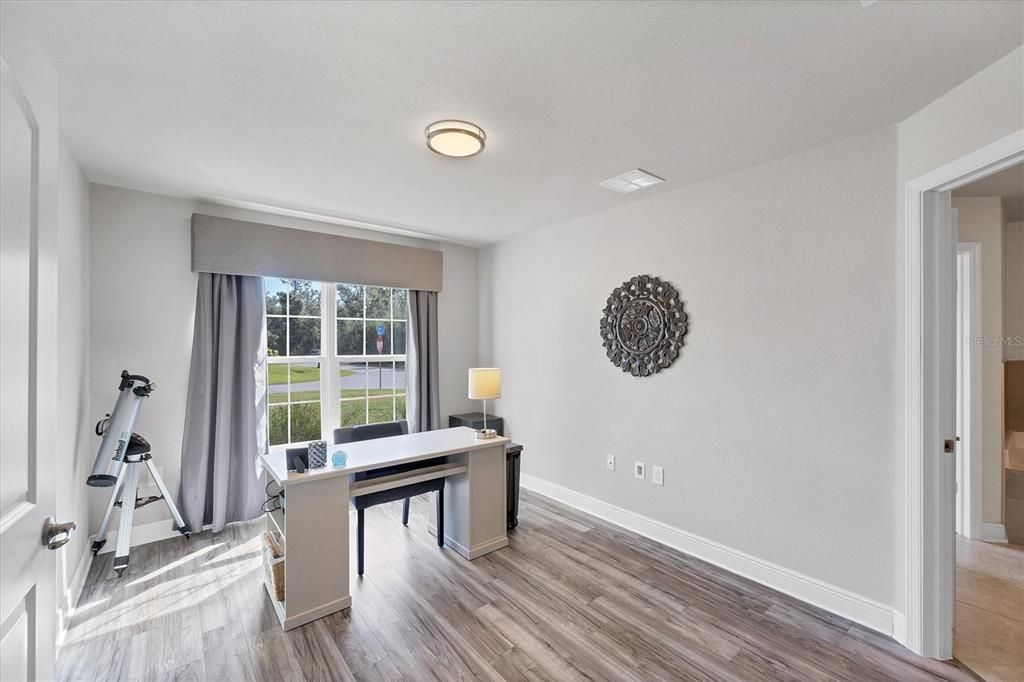 Activo con contrato: $434,900 (4 camas, 2 baños, 2557 Pies cuadrados)