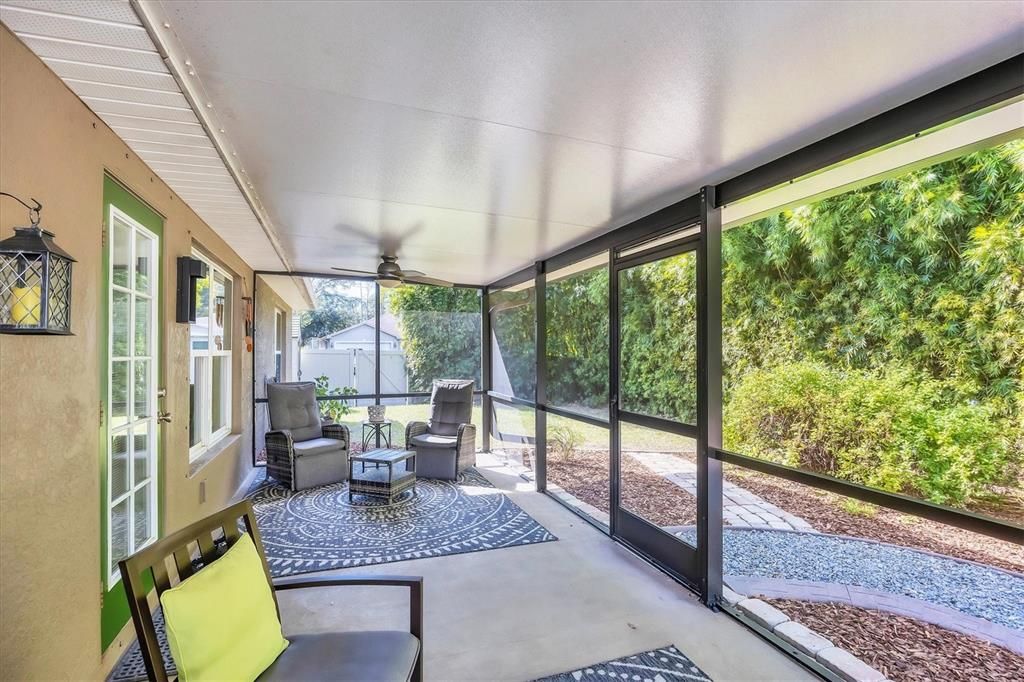 Activo con contrato: $434,900 (4 camas, 2 baños, 2557 Pies cuadrados)