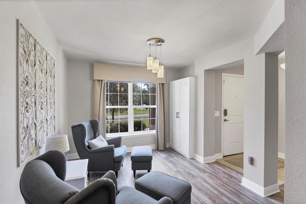 Activo con contrato: $434,900 (4 camas, 2 baños, 2557 Pies cuadrados)