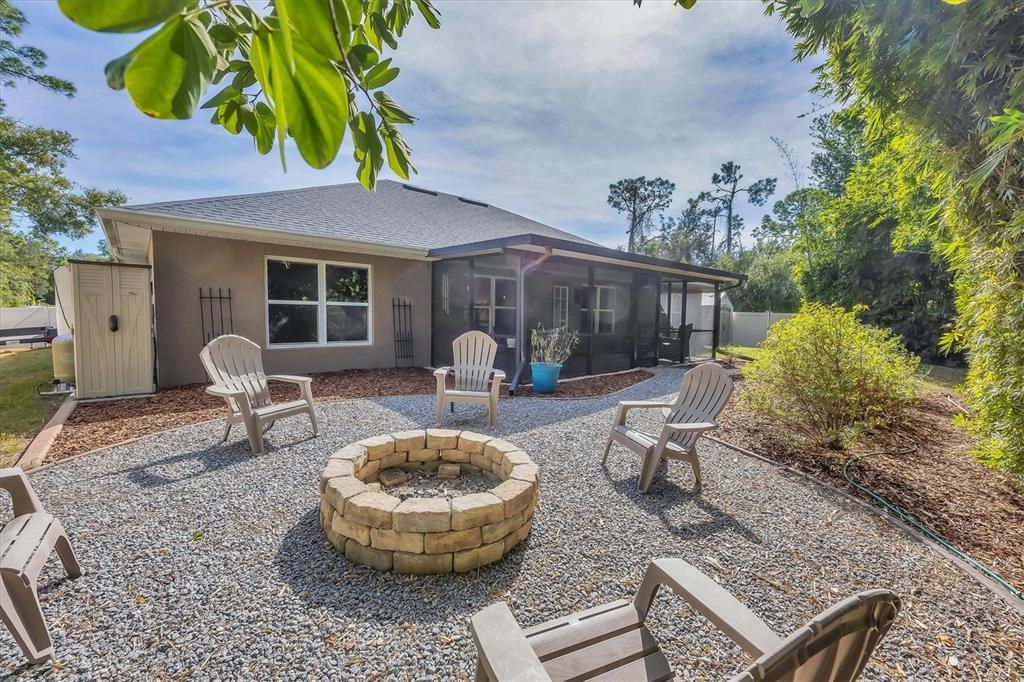 Activo con contrato: $434,900 (4 camas, 2 baños, 2557 Pies cuadrados)