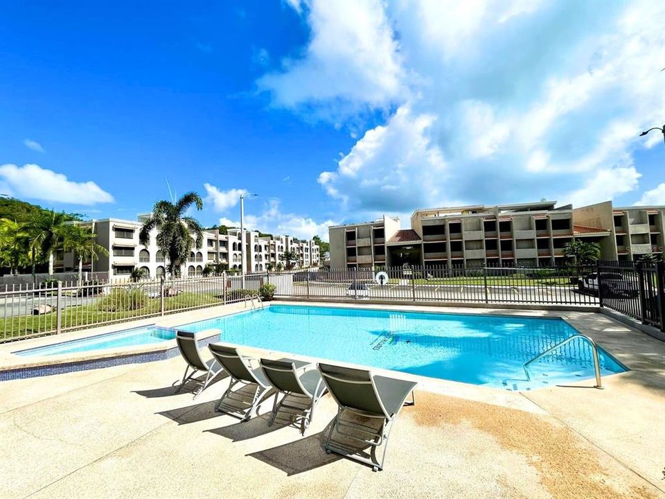 待售: $325,000 (3 贝兹, 2 浴室, 3081 平方英尺)