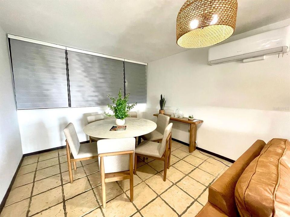 待售: $325,000 (3 贝兹, 2 浴室, 3081 平方英尺)