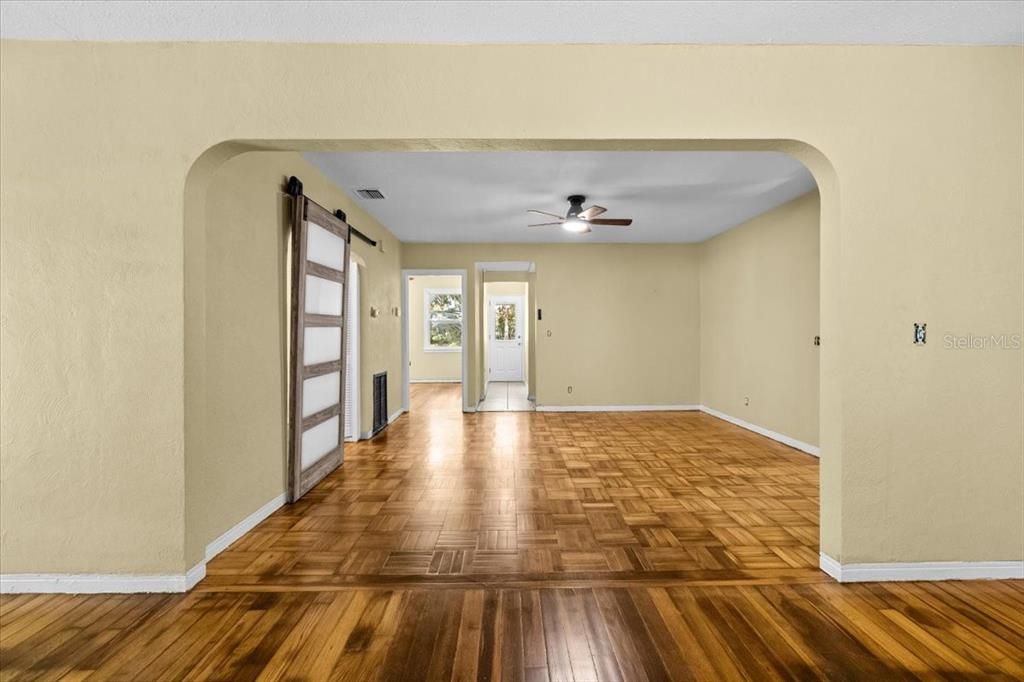 For Sale: $440,000 (3 beds, 2 baths, 1711 Square Feet)