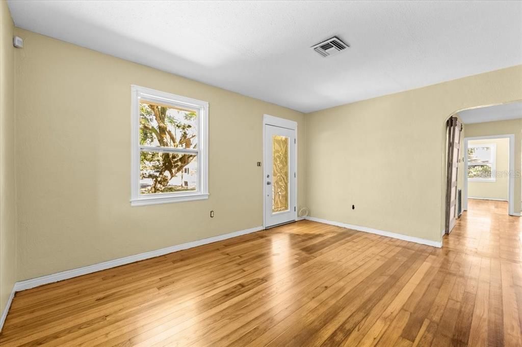 For Sale: $440,000 (3 beds, 2 baths, 1711 Square Feet)