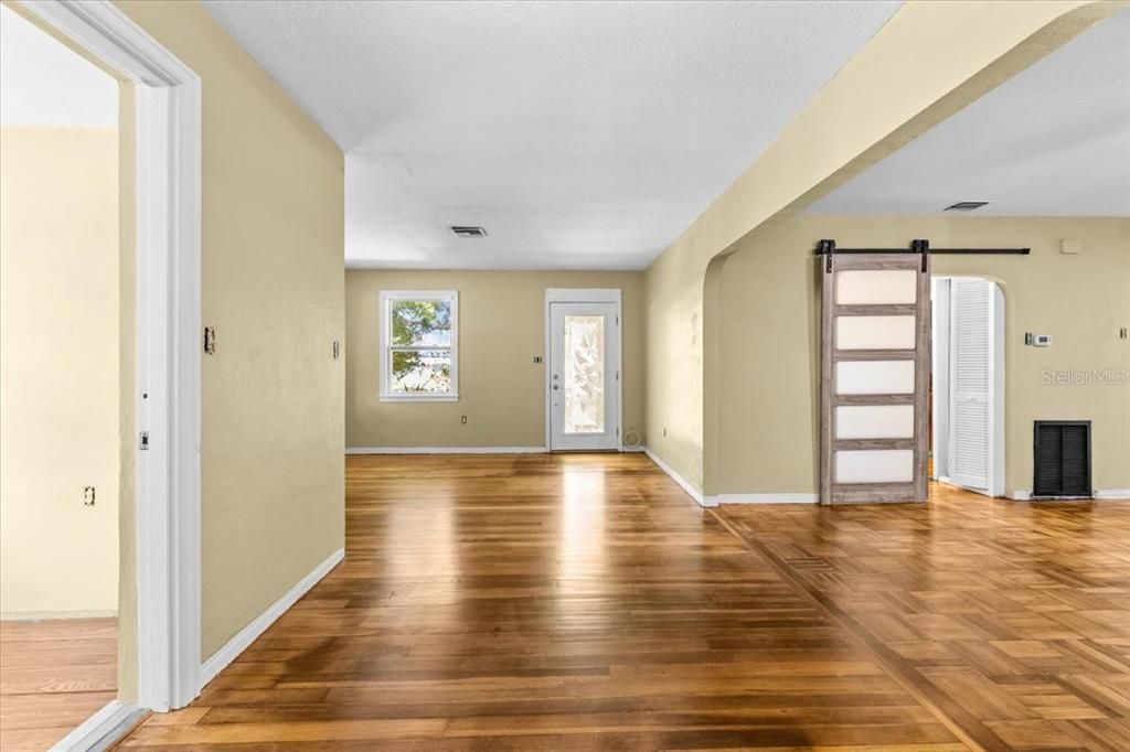 For Sale: $440,000 (3 beds, 2 baths, 1711 Square Feet)