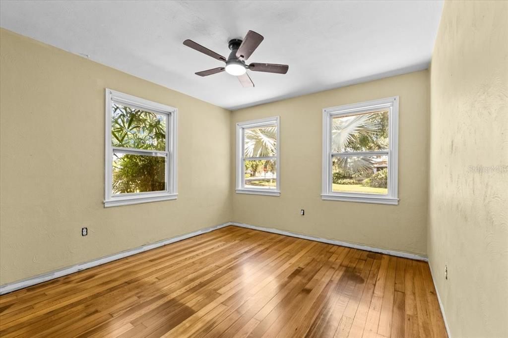 For Sale: $440,000 (3 beds, 2 baths, 1711 Square Feet)