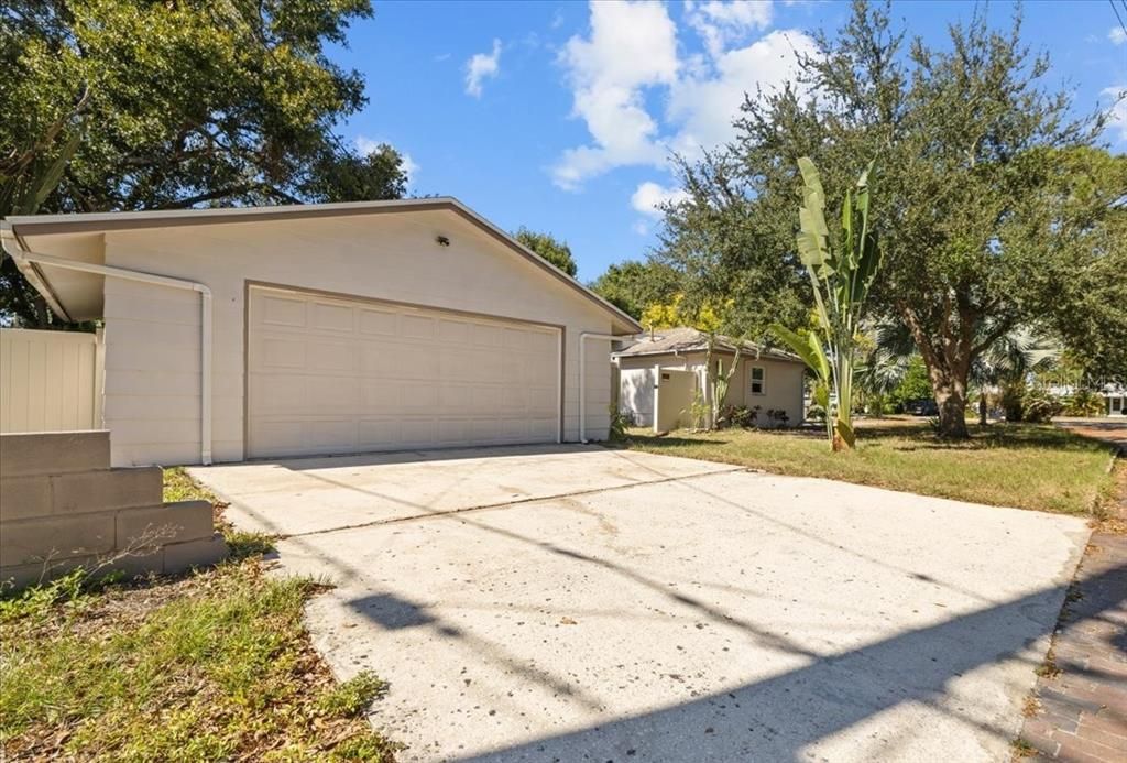 For Sale: $440,000 (3 beds, 2 baths, 1711 Square Feet)