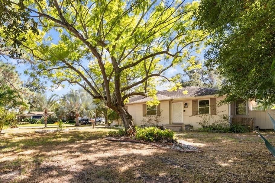 For Sale: $440,000 (3 beds, 2 baths, 1711 Square Feet)