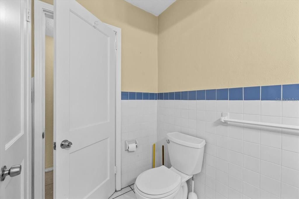 For Sale: $440,000 (3 beds, 2 baths, 1711 Square Feet)