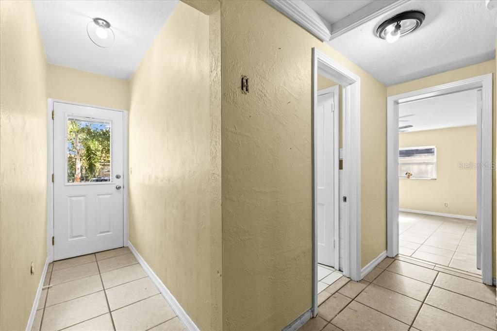 For Sale: $440,000 (3 beds, 2 baths, 1711 Square Feet)