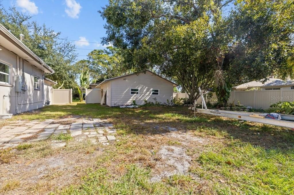 For Sale: $440,000 (3 beds, 2 baths, 1711 Square Feet)