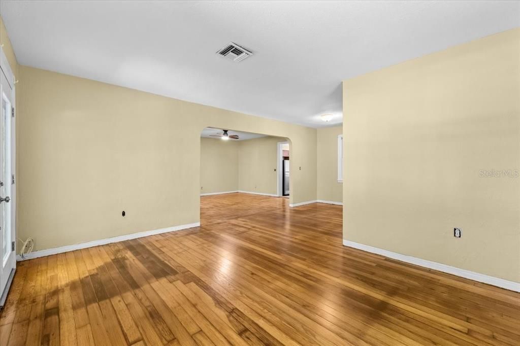 For Sale: $440,000 (3 beds, 2 baths, 1711 Square Feet)
