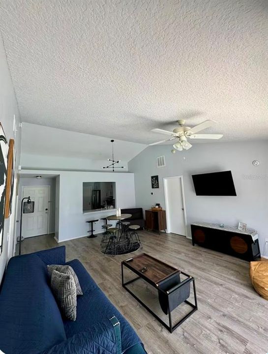 En Venta: $360,000 (3 camas, 2 baños, 1108 Pies cuadrados)