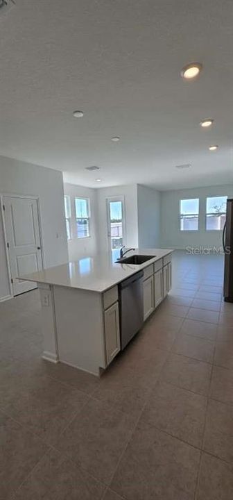 出租: $1,890 (3 贝兹, 2 浴室, 1835 平方英尺)