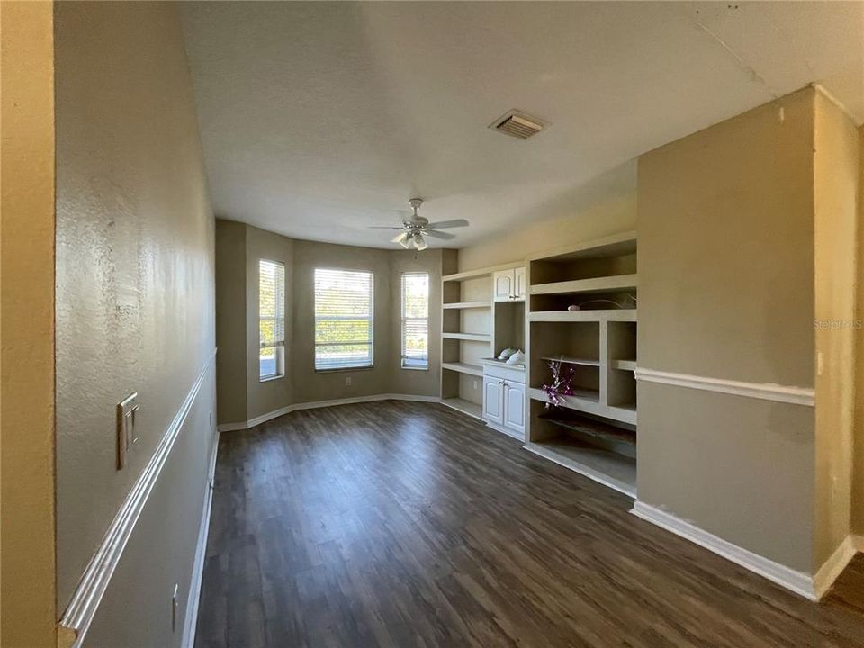 For Sale: $299,000 (3 beds, 2 baths, 2182 Square Feet)